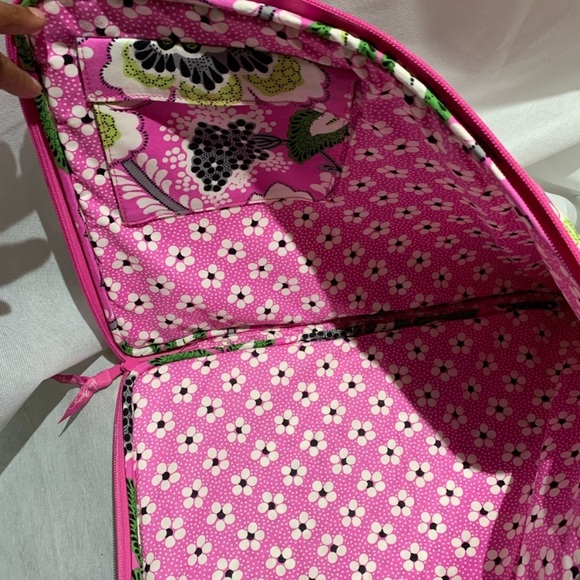 Vera Bradley 17 inch Laptop Case - Picture 2 of 2